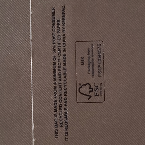 Large Burberry shopping bag like new - Picture 3 of 3